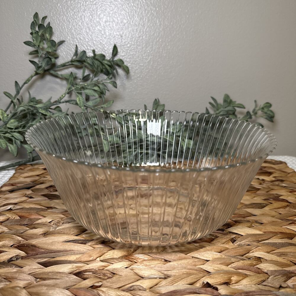 Arcoroc France Fleur Clear Glass Ribbed Serving Salad Bowl 9.3” Scalloped Rim